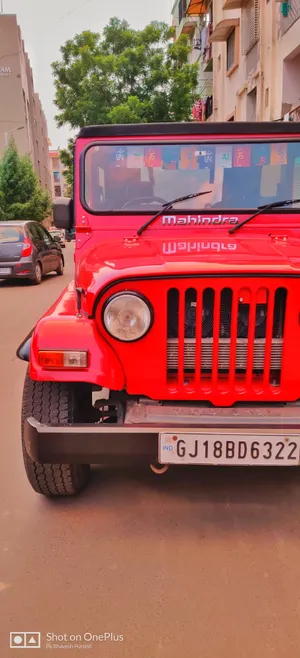 Red Thar 4k Truck Wallpaper