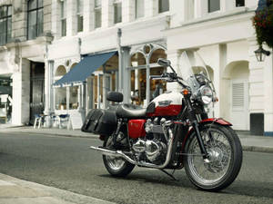 Red Triumph Bonneville 2013 T100 Wallpaper