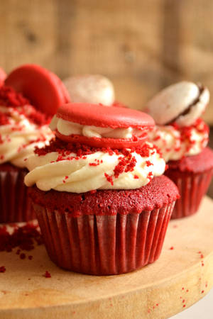 Red Velvet Macaron Cupcake Wallpaper