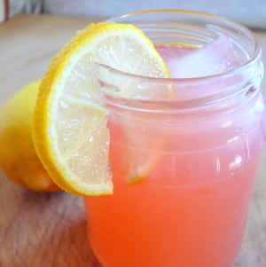 Refreshing Glass Of Pink Lemonade Wallpaper