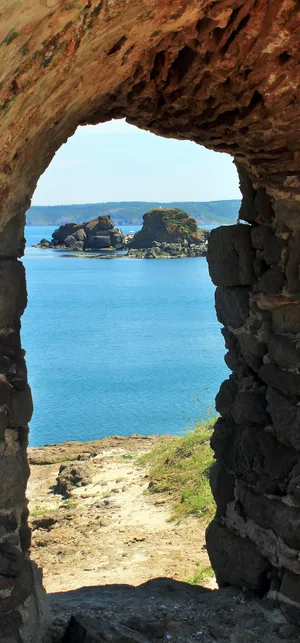 Refreshing Waves At The Beach Wallpaper