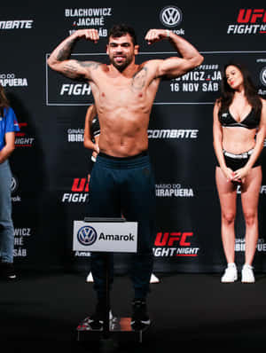 Renan Barão During 2018 Ufc Weigh In Wallpaper