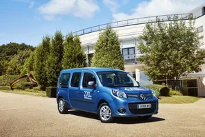 Renault Kangoo Compact Utility Vehicle In Action Wallpaper
