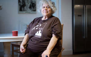 Renowned British Actress Miriam Margolyes Wallpaper