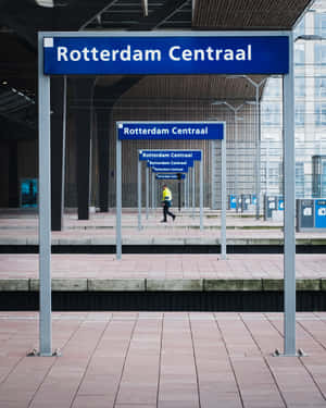 Repetitive Rotterdam Centraal [wallpaper] Wallpaper