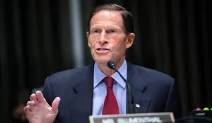 Richard Blumenthal Speaking Into A Microphone Desktop Wallpaper
