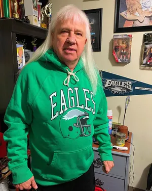 Ricky Mortonin Eagles Hoodie Wallpaper