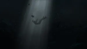 Rise Of The Tomb Raider Falling Underwater Wallpaper