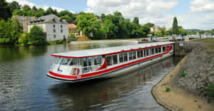 River Cruisein Laval France Wallpaper
