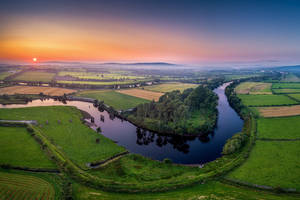 River View Green Fields Wallpaper