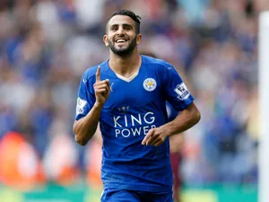 Riyad Mahrez One Finger Up Wallpaper