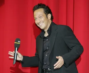 Rob Schneider In Premiere Of Deuce Bigolow Wallpaper