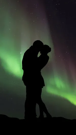 Romantic Couple Aurora Borealis Kiss Wallpaper