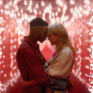 Romantic Couple Under Lights Lover Aesthetic Wallpaper