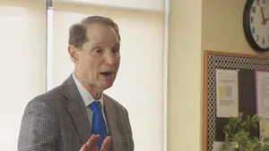 Ron Wyden In Plaid Suit Wallpaper