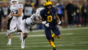 Ronnie Bell Michigan Football Action Wallpaper