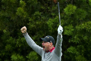 Rory Sabbatini Screaming In Victory Wallpaper