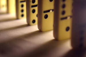 Row Of Domino Columns Wallpaper