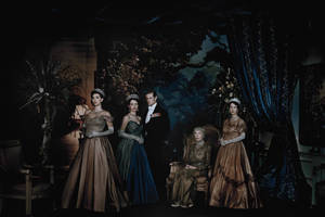 Royal Family Portrait The Crown Wallpaper