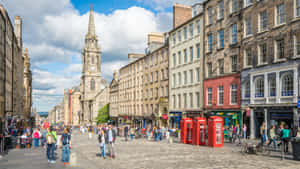 Royal Mile Bustling Street Scene Edinburgh Wallpaper