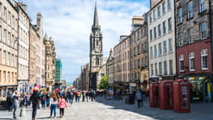 Royal Mile Edinburgh Bustling Street Scene Wallpaper