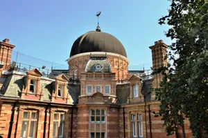 Royal Observatory Under Starry Skies Wallpaper