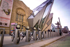 Royal Ontario Museum Exteriorwith Bike Share Wallpaper