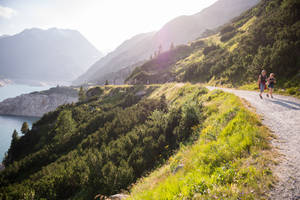 Runners On A Hillside Wallpaper