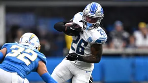 Running Back Evasion Maneuver Wallpaper