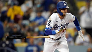 Running Cody Bellinger Focus Photography Wallpaper