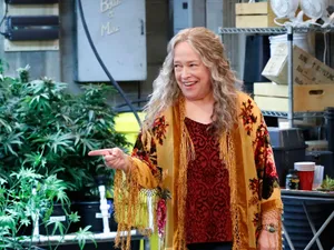 Ruth From The Disjointed Tv Series Wallpaper