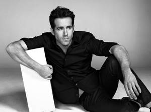 Ryan Reynolds Black And White Wallpaper