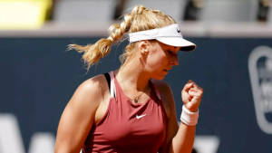 Sabine Lisicki Celebrating With A Fist Pump Wallpaper