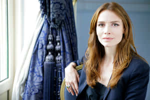 Saffron Burrows – Talented British Actress Wallpaper