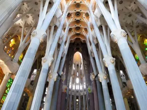 Sagrada Familia Interior White Pillars Wallpaper