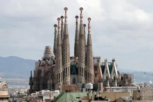 Sagrada Familia White Clouds Wallpaper