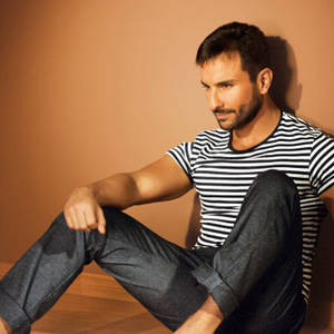 Saif Ali Khan In Striped Shirt Wallpaper