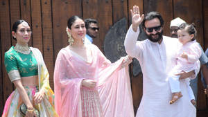 Saif Ali Khan With Family Wallpaper