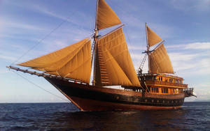 Sailing Alila Purnama Yacht Wallpaper