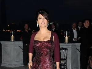 Salma Hayek Maroon Dress Wallpaper