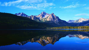 Salmon-challis Lake Laptop Wallpaper