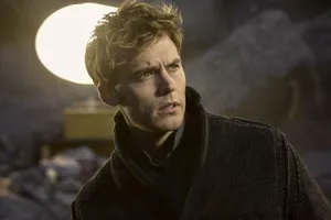 Sam Claflin In Elegant Attire Wallpaper