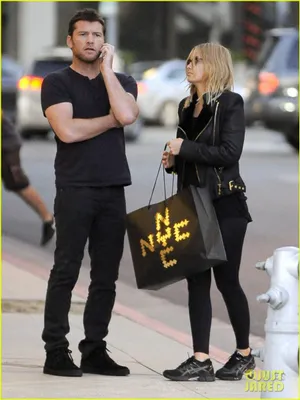 Sam Worthington Lara Worthington Paparazzi Photo Wallpaper