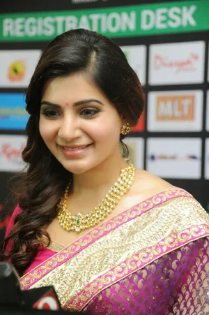 Samantha Saree Bulletin Board Wallpaper