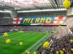 San Siro Stadium Crowd Tifo Wallpaper