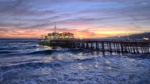 Santa Monica Big Waves Wallpaper