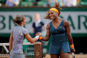 Sara Errani Clasping Hands With Opponent Wallpaper