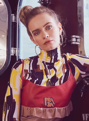 Sara Paxton Stunning In A White Dress Wallpaper