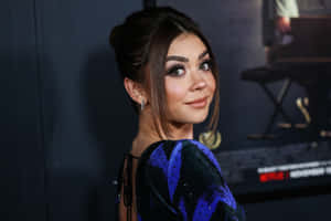 Sarah Hyland: Elegance Personified Wallpaper