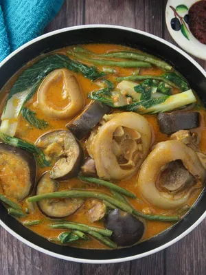 Saucy Filipino Stew Kare-kare Wallpaper